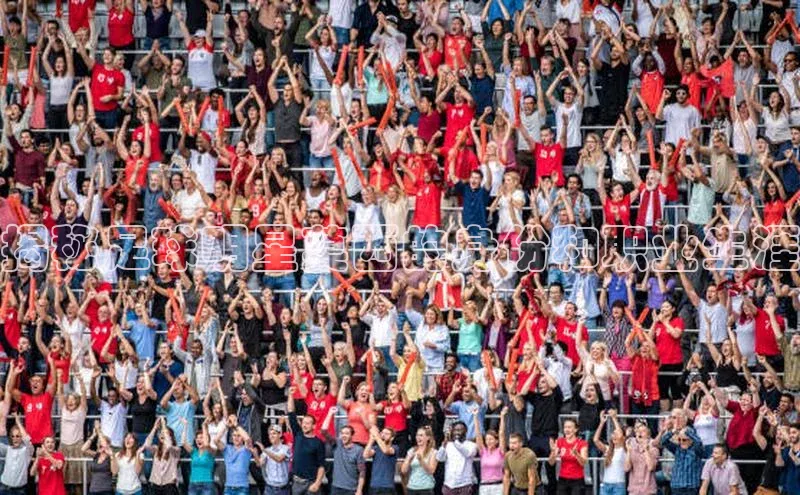 球速app官网登录入口百度社团赞助平台揭秘足球明星莫西的身份和职业生涯